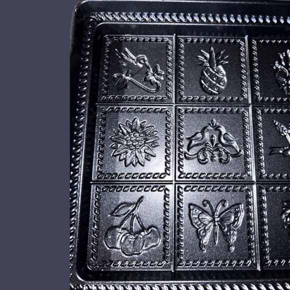 Nordic Ware English Shortbread Pan 9x9 Inches, Non-Stick - Picture 3 of 8